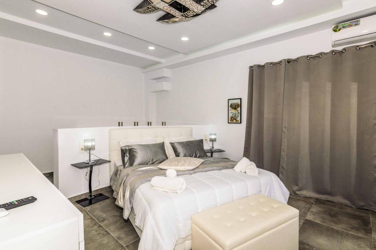 Amare La Vita Villa By Solmar Villas พลานอส ภายนอก รูปภาพ